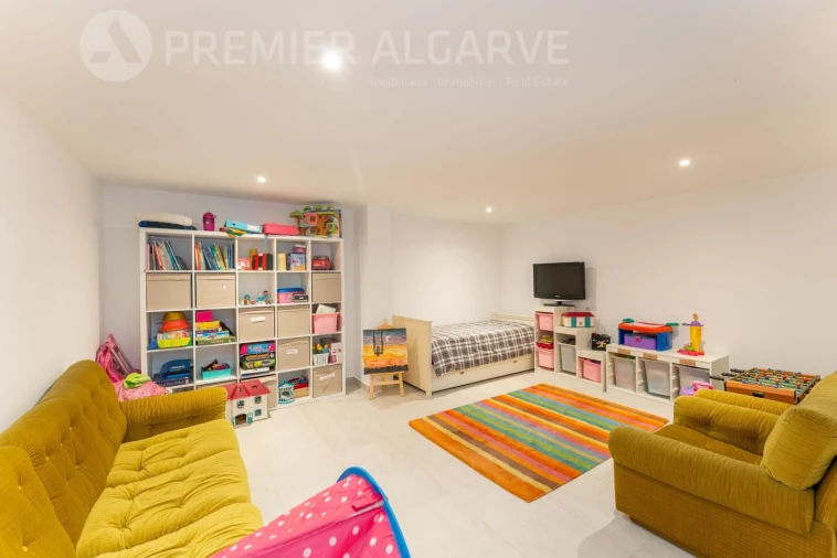 Moradia T4 para Venda em Montenegro Foto 31