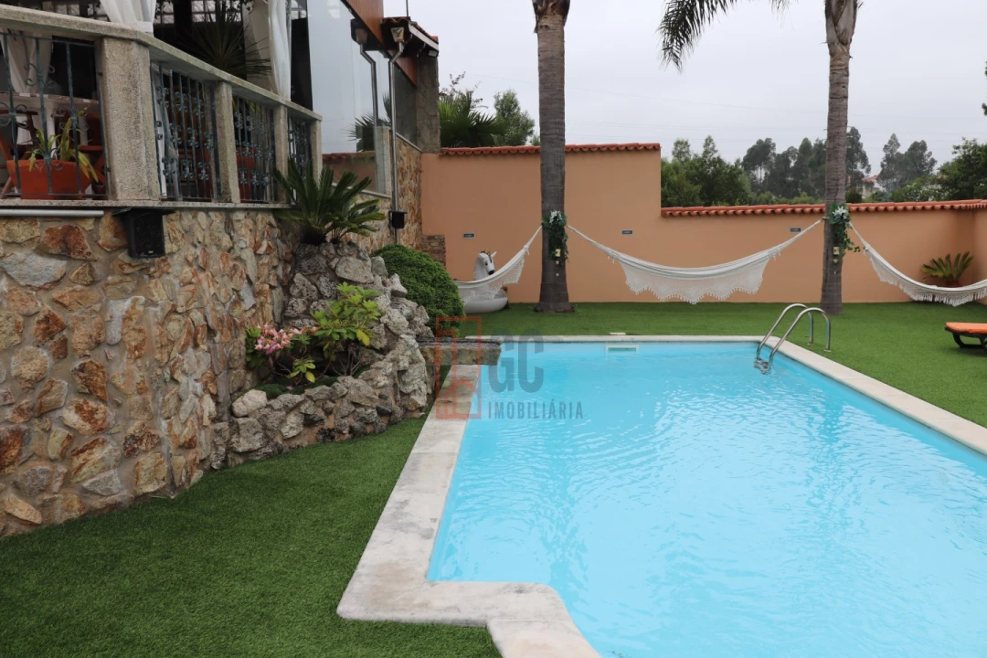 Moradia T5 para Venda em Paços de Brandão Foto 11