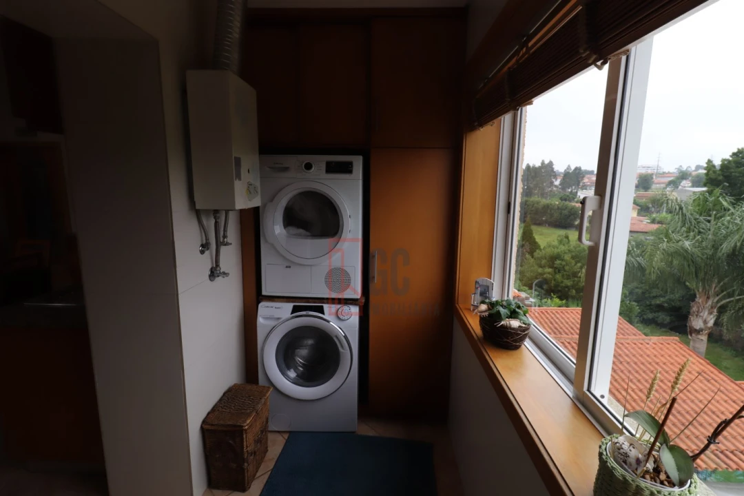 Moradia T5 para Venda em Paços de Brandão Foto 16