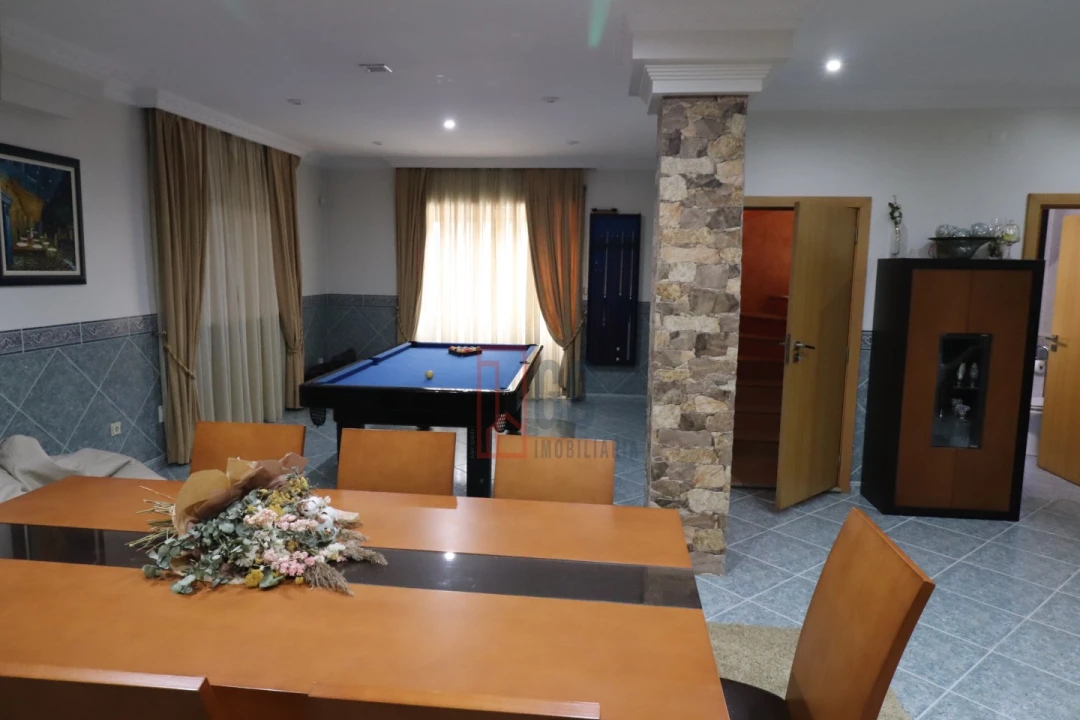 Moradia T5 para Venda em Paços de Brandão Foto 29