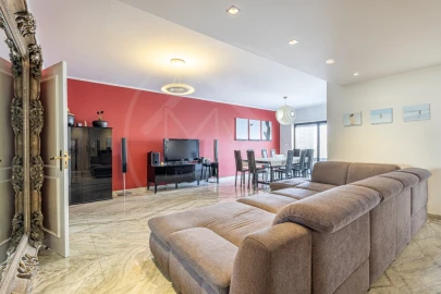 Apartamento T3 para Venda em Póvoa de Varzim, Beiriz e Argivai