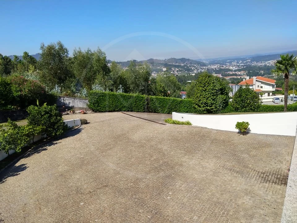 Moradia T5 para Venda em Santo Adrião de Vizela Foto 19