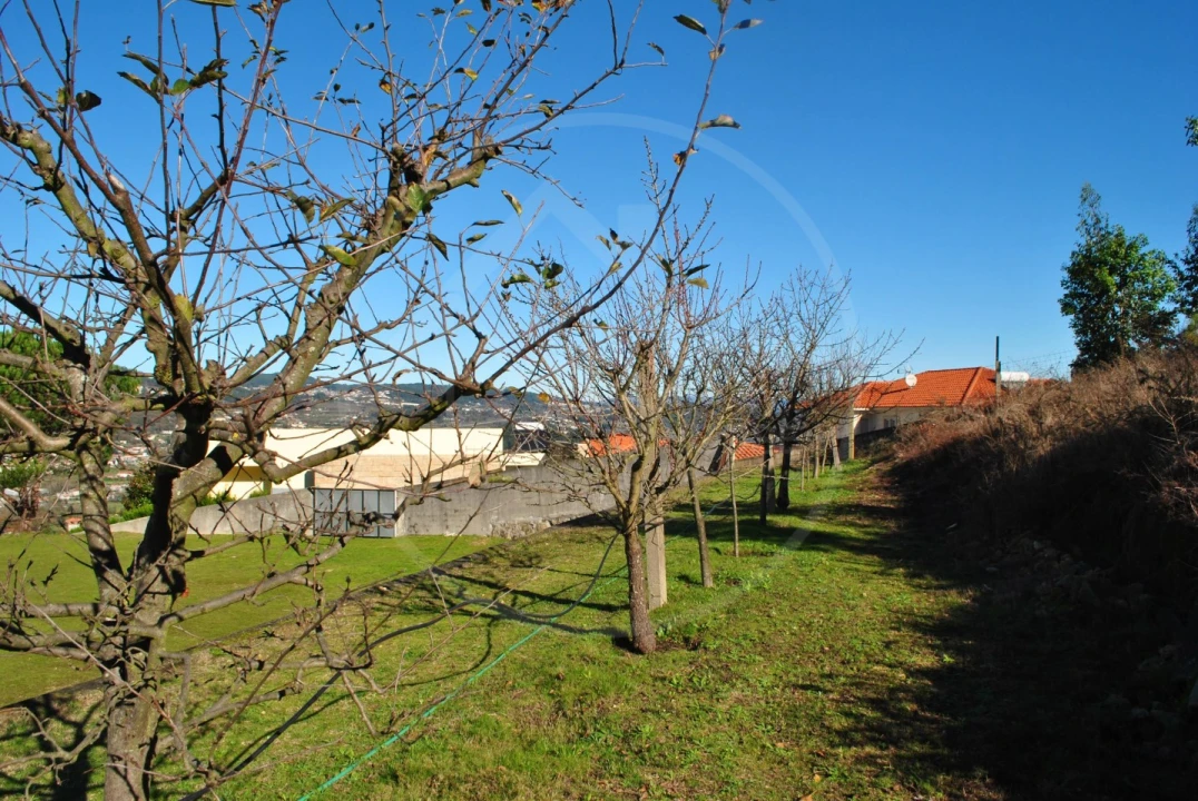 Moradia T5 para Venda em Santo Adrião de Vizela Foto 22