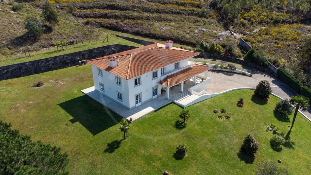 Moradia T5 para Venda em Santo Adrião de Vizela Foto 24