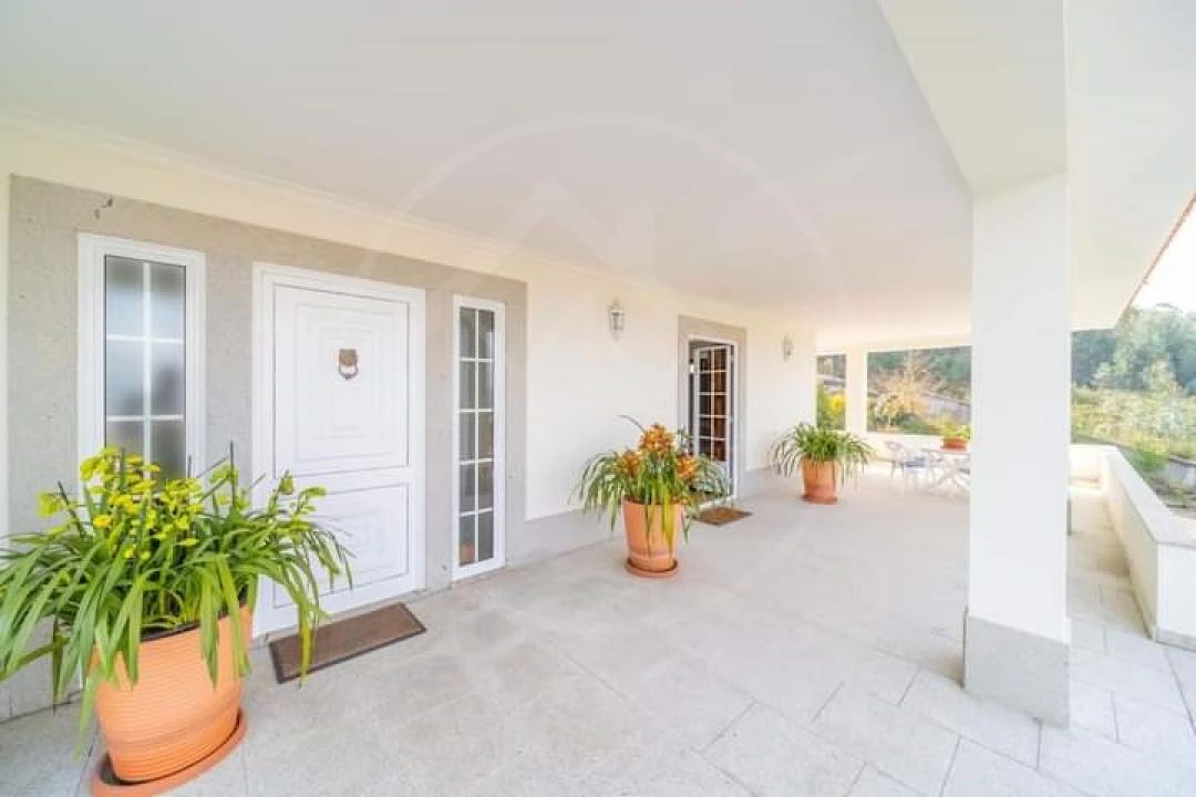 Moradia T5 para Venda em Santo Adrião de Vizela Foto 3