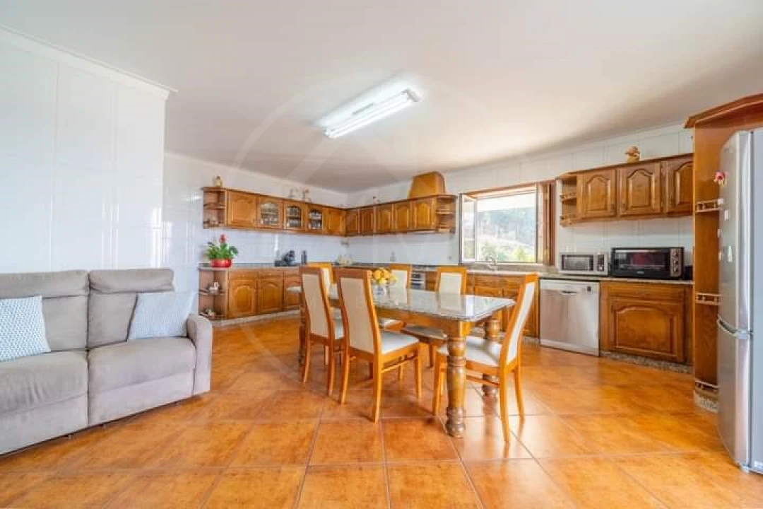 Moradia T5 para Venda em Santo Adrião de Vizela Foto 5