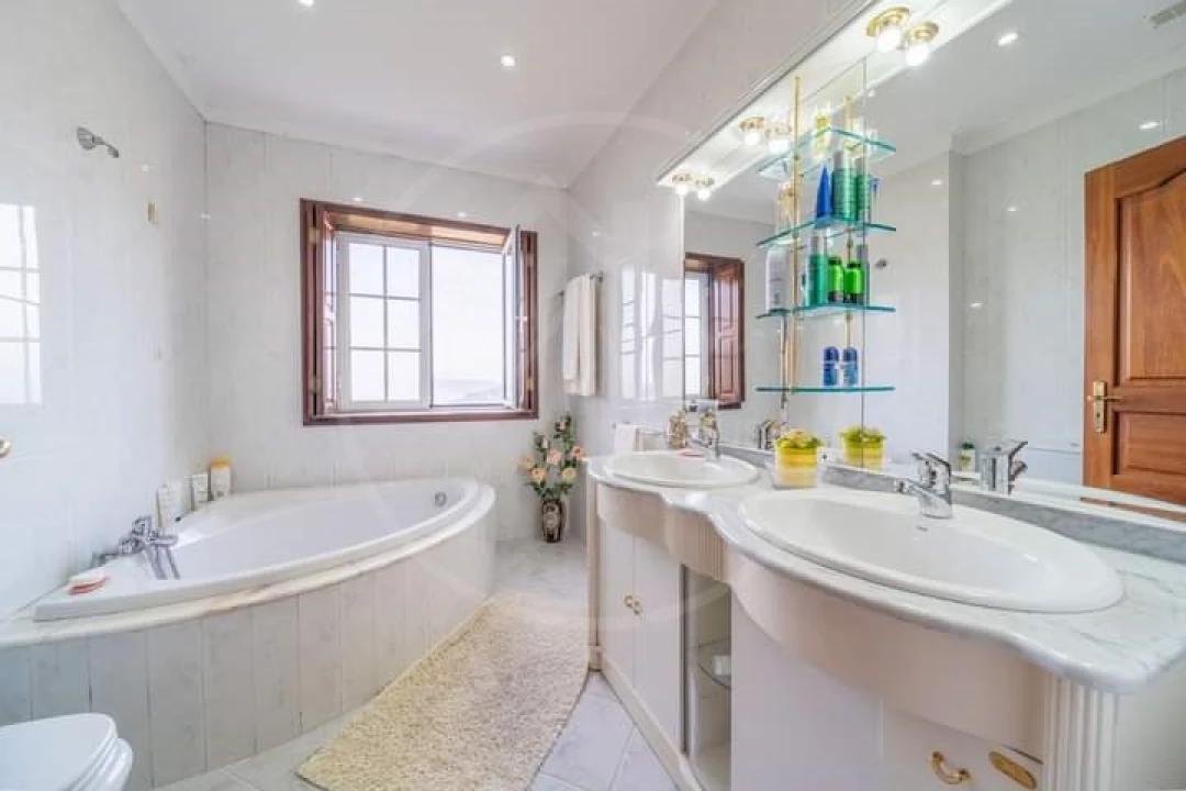 Moradia T5 para Venda em Santo Adrião de Vizela Foto 14