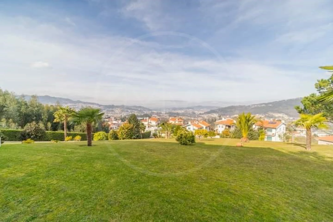 Moradia T5 para Venda em Santo Adrião de Vizela Foto 21