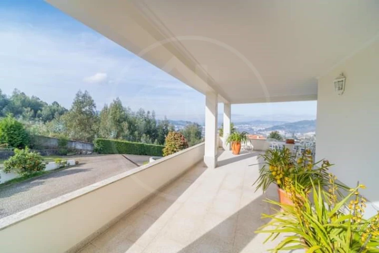 Moradia T5 para Venda em Santo Adrião de Vizela Foto 4