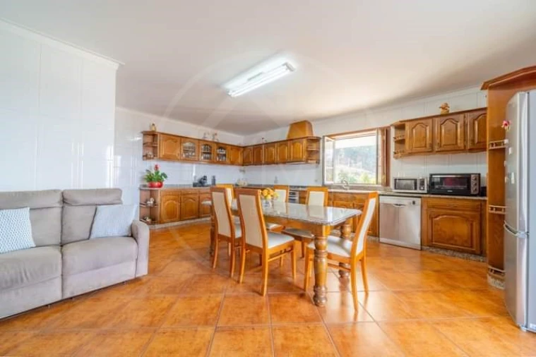 Moradia T5 para Venda em Santo Adrião de Vizela Foto 5