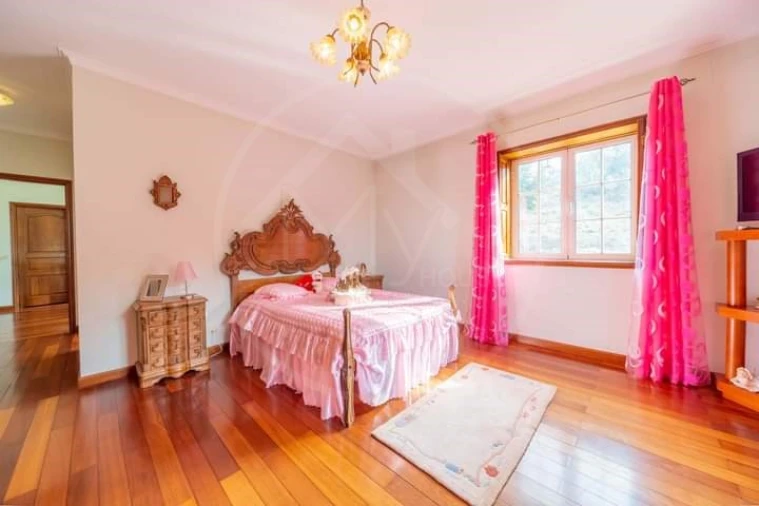 Moradia T5 para Venda em Santo Adrião de Vizela Foto 15