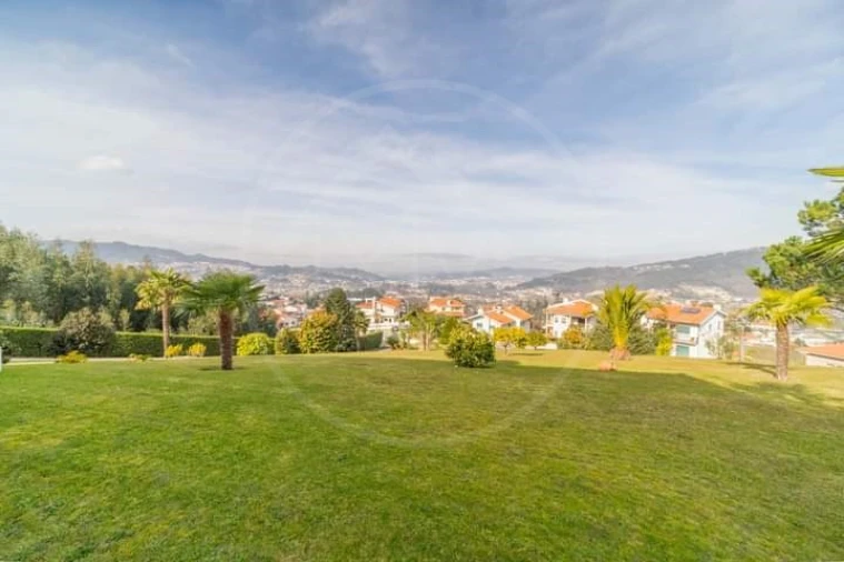 Moradia T5 para Venda em Santo Adrião de Vizela Foto 21