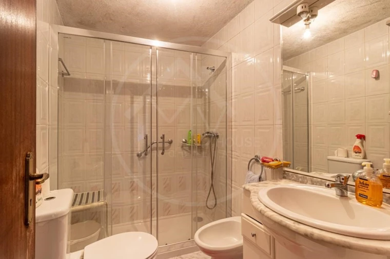 Moradia T6 para Venda em Vreia de Jales Foto 10