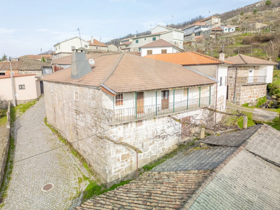 Moradia T4 para Venda em Telões Foto 1