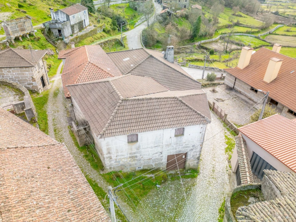 Moradia T4 para Venda em Telões Foto 26