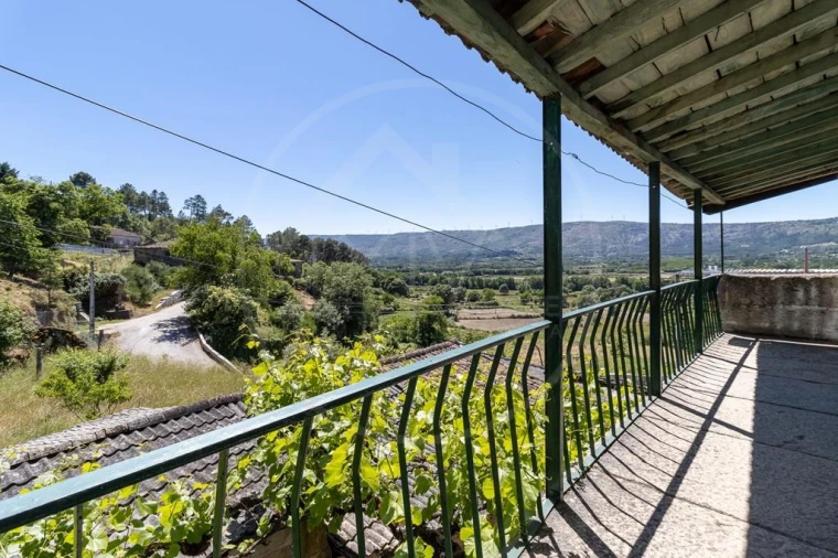 Moradia para Venda em Telões Foto 1