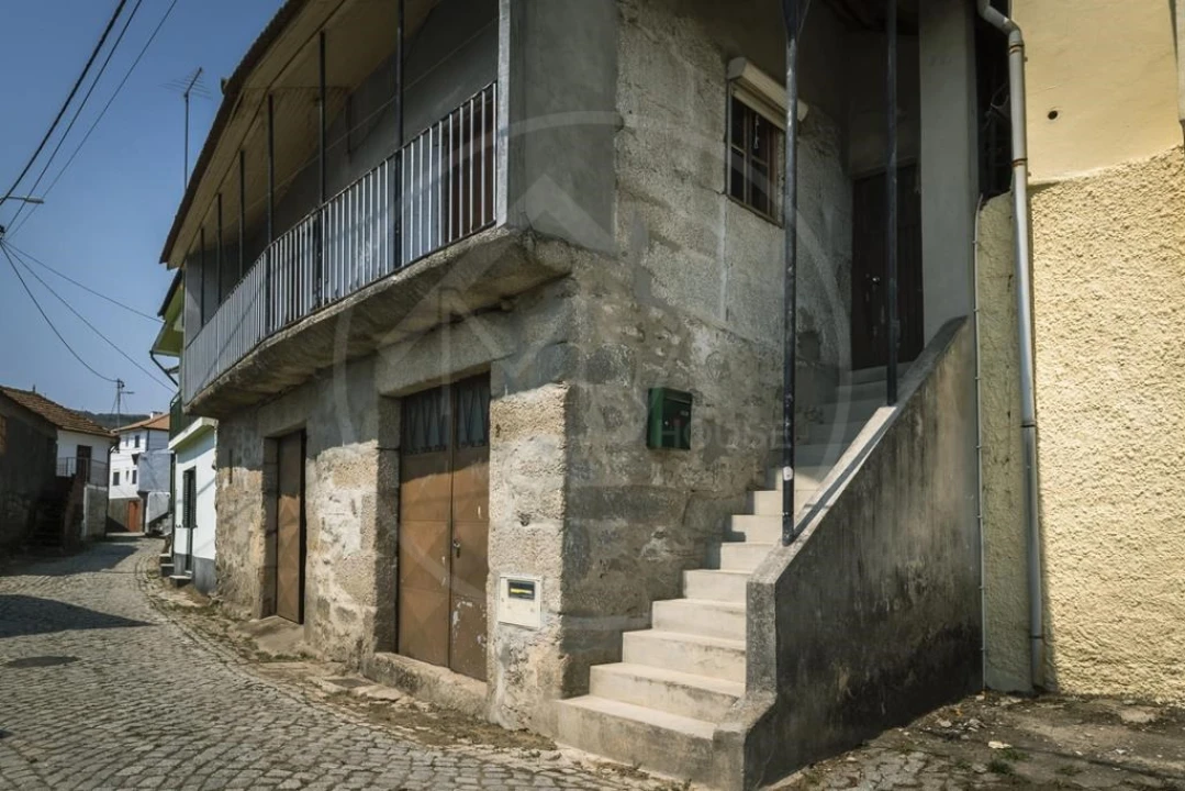 Moradia T4 para Venda em Vreia de Jales Foto 1