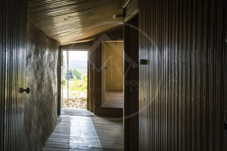 Moradia T4 para Venda em Vreia de Jales Foto 5