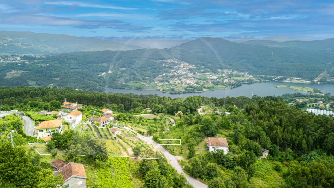 Terreno para Venda em Salvador e Santo Aleixo de Além-Tâmega Foto 6
