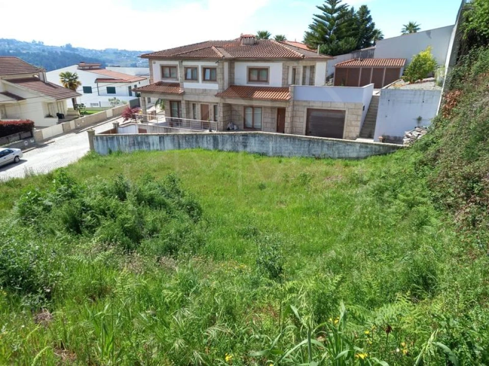 Terreno para Venda em Airães Foto 2