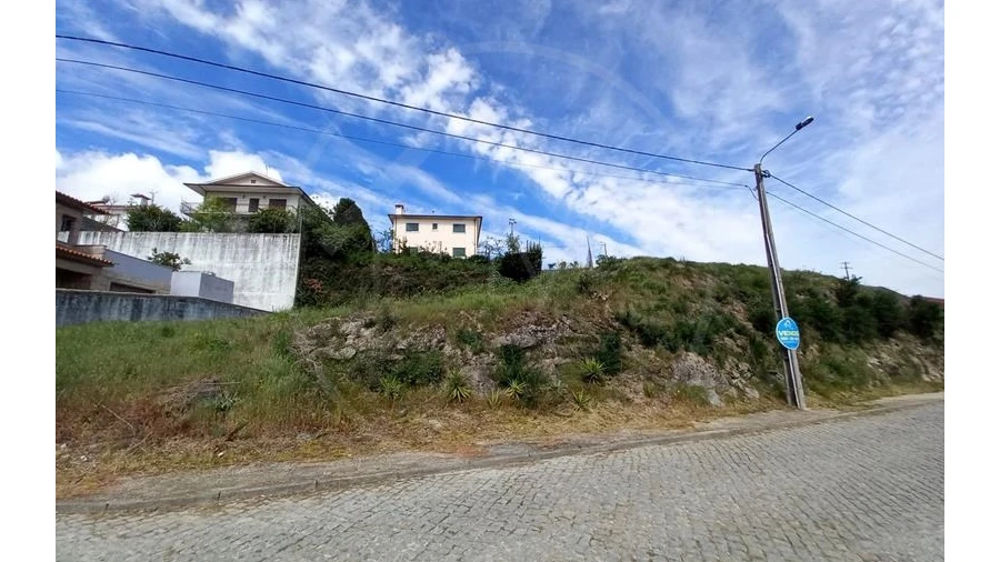 Terreno para Venda em Airães
