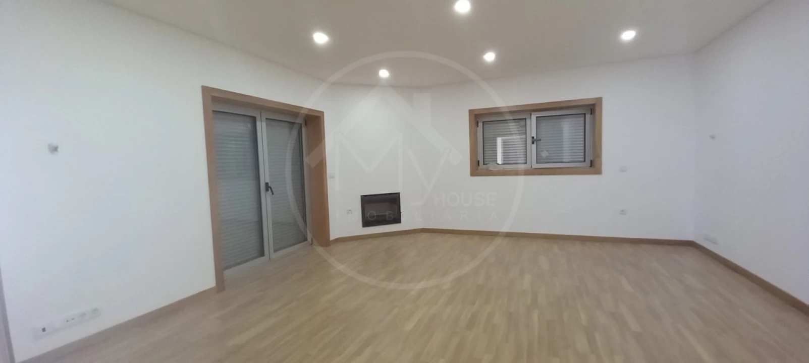 Moradia T3 para Venda em Refontoura Foto 7