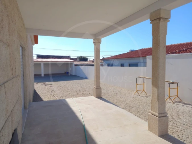 Moradia T3 para Venda em Refontoura Foto 4