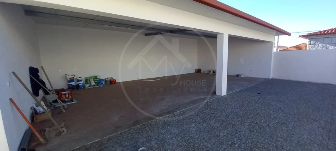 Moradia T3 para Venda em Refontoura Foto 16