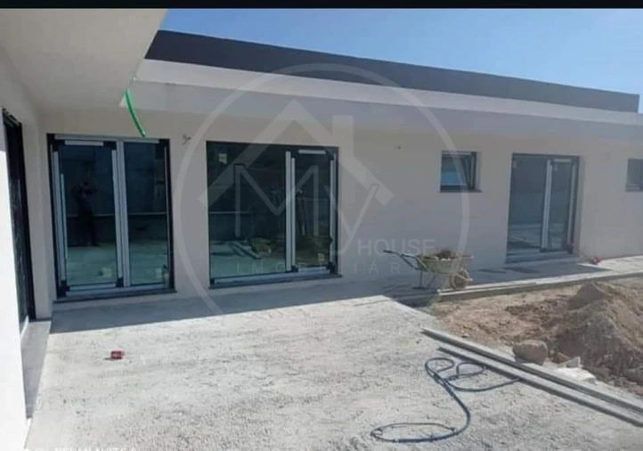 Moradia T3 para Venda em Santa Cruz/Trindade e Sanjurge Foto 4