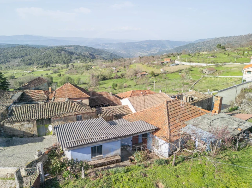 Moradia T3 para Venda em Vreia de Bornes Foto 1