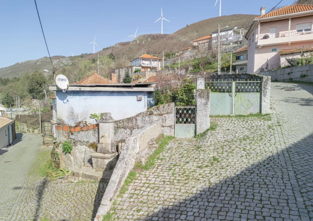 Moradia T3 para Venda em Vreia de Bornes Foto 6