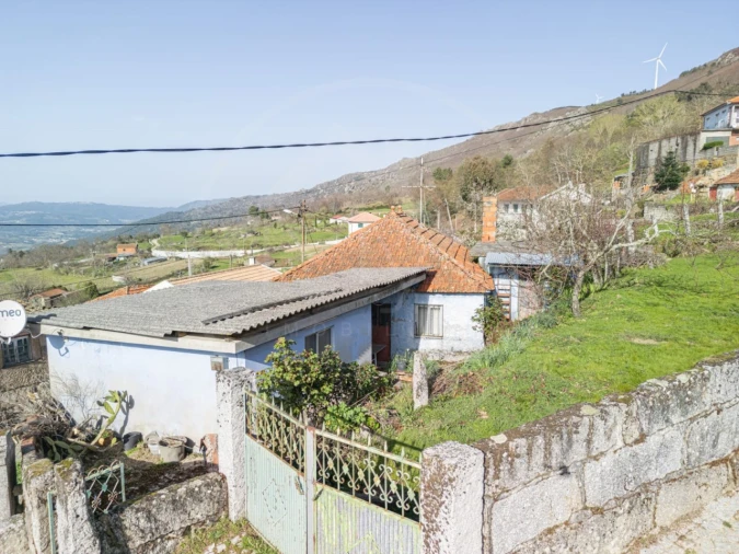 Moradia T3 para Venda em Vreia de Bornes Foto 2