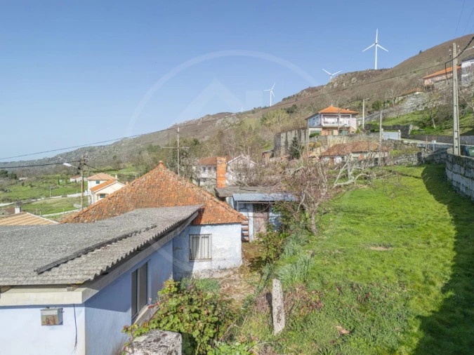 Moradia T3 para Venda em Vreia de Bornes Foto 5