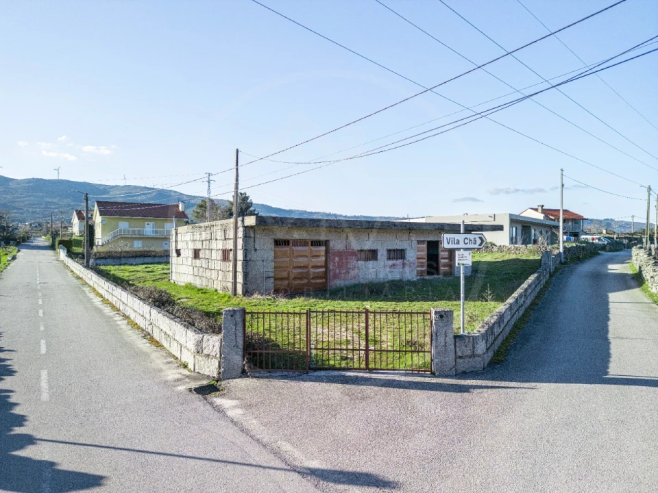 Armazém para Venda em Telões Foto 4