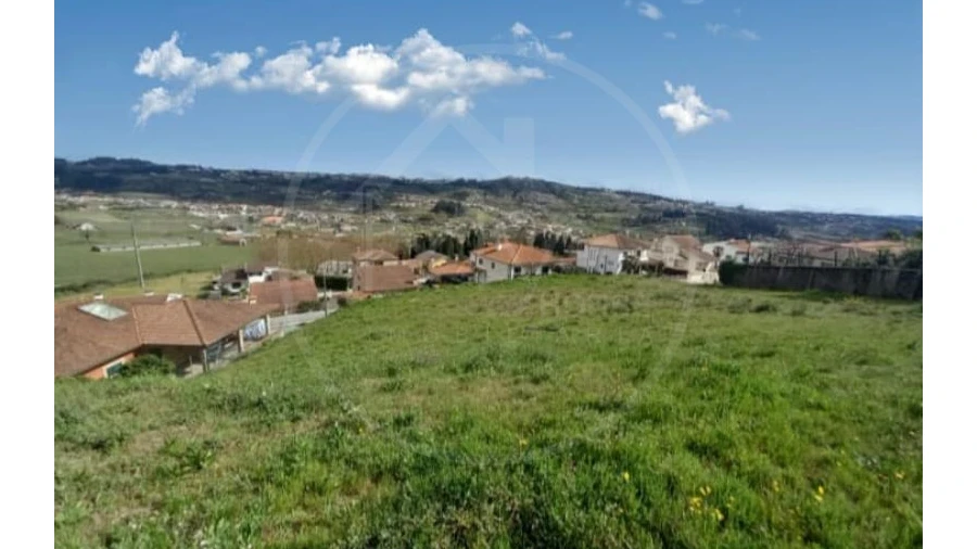 Terreno para Venda em Airães