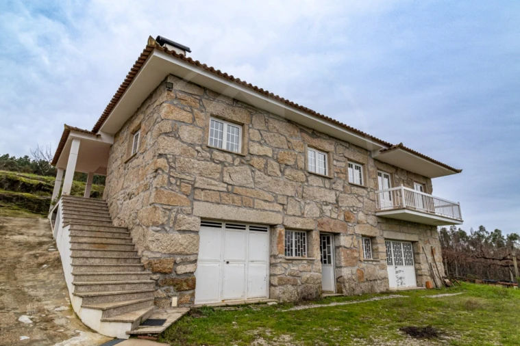 Moradia T3 para Venda em Cerva e Limões Foto 1