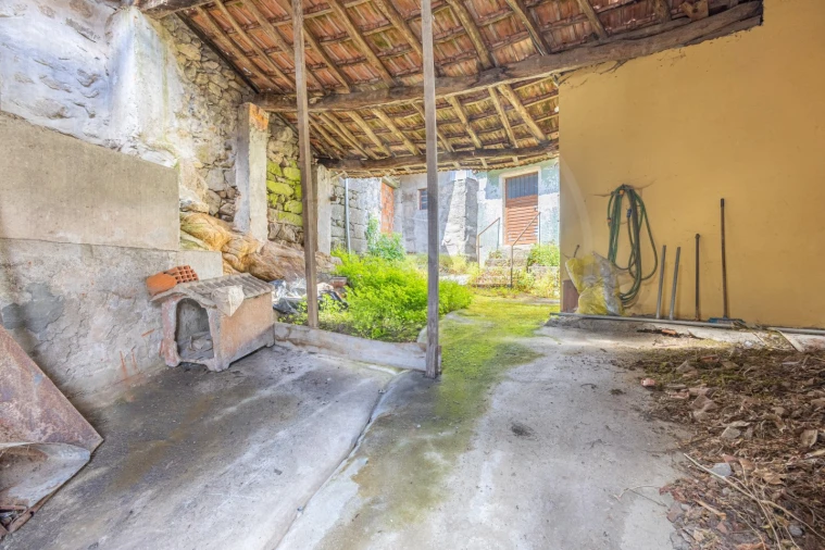 Moradia T3 para Venda em Alfarela de Jales Foto 5