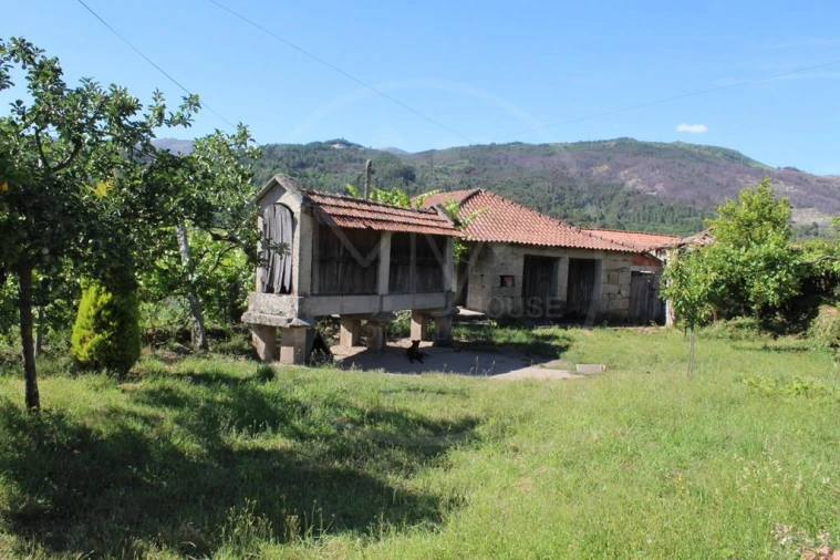 Moradia para Venda em Cavez Foto 3