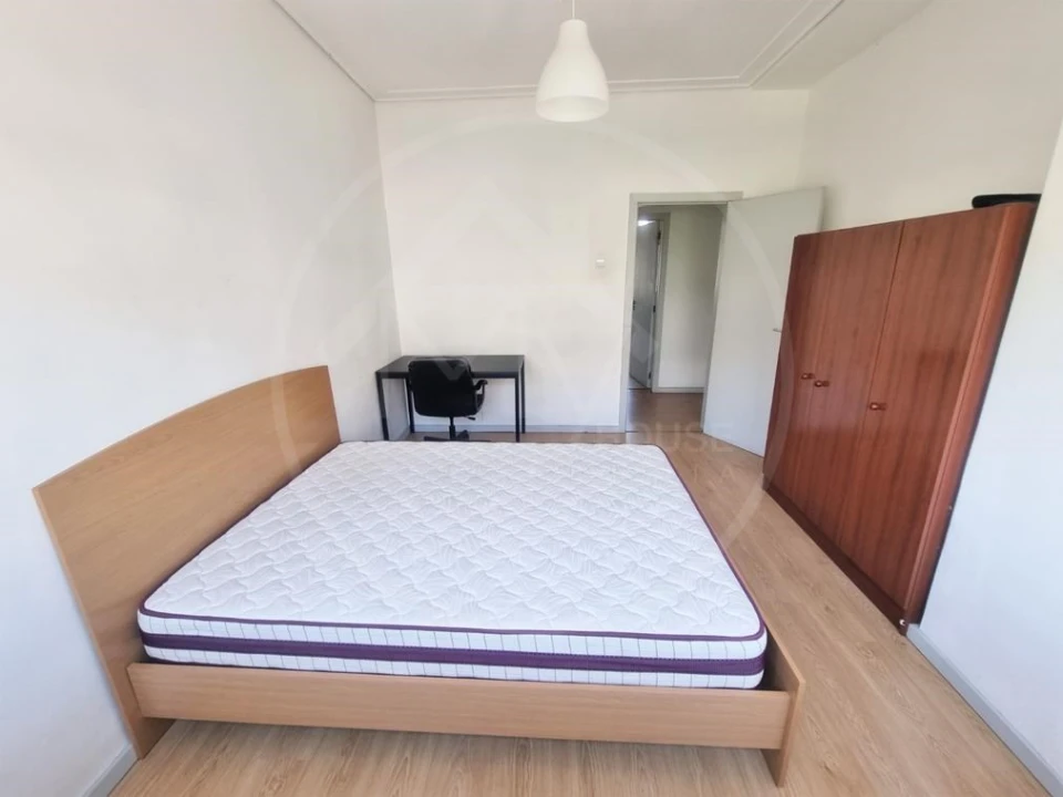 Apartamento T4 para Venda em Oliveira, São Paio e São Sebastião Foto 6
