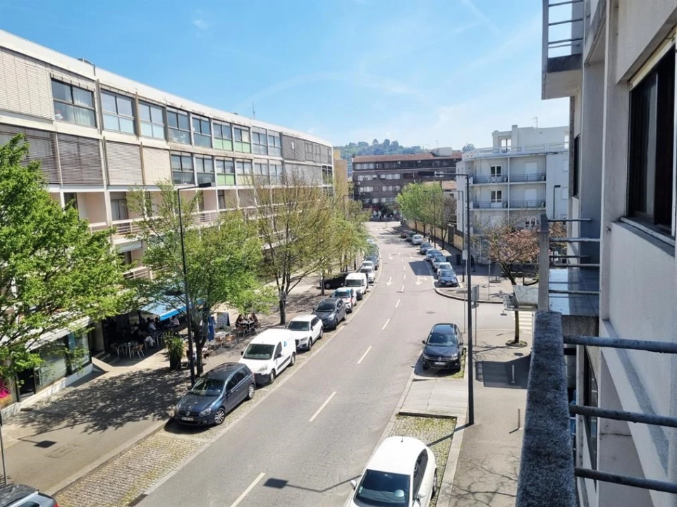 Apartamento T4 para Venda em Oliveira, São Paio e São Sebastião Foto 12