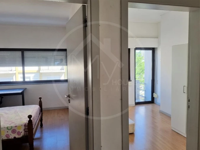 Apartamento T4 para Venda em Oliveira, São Paio e São Sebastião Foto 3