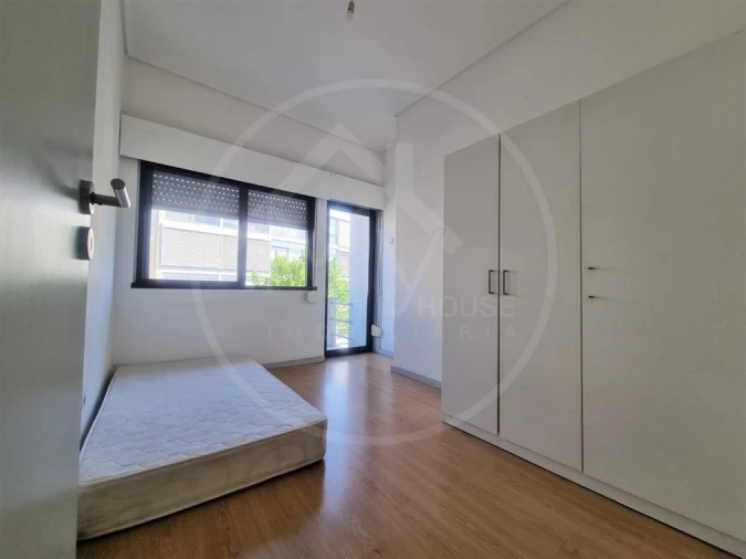 Apartamento T4 para Venda em Oliveira, São Paio e São Sebastião Foto 11