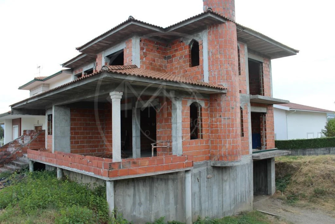 Moradia para Venda em Bornes de Aguiar Foto 2