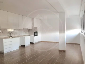 Apartamento T2 para Venda em Santa Maria Maior