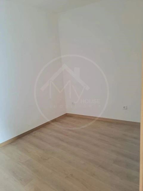 Apartamento T2 para Venda em Santa Maria Maior