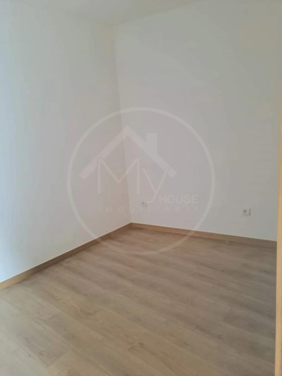 Apartamento T2 para Venda em Santa Maria Maior Foto 26