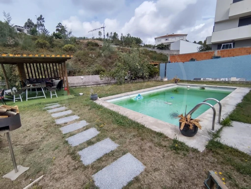 Moradia T5 para Venda em Campo e Sobrado Foto 10