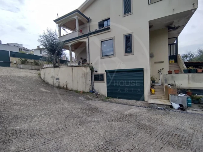 Moradia T5 para Venda em Campo e Sobrado Foto 3