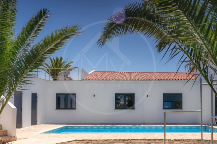 Moradia T4 para Venda em Lagoa e Carvoeiro Foto 6