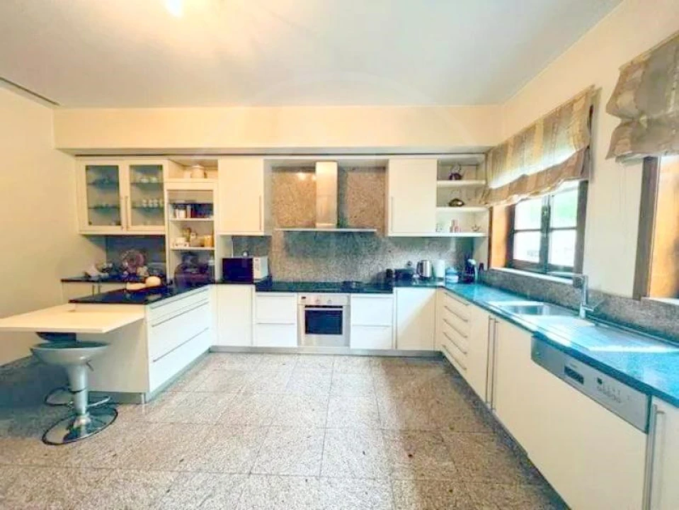 Moradia T5 para Venda em Serzedelo Foto 11